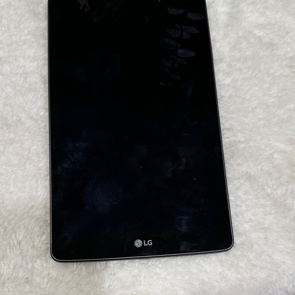 LG tablet - Picture 1 of 4